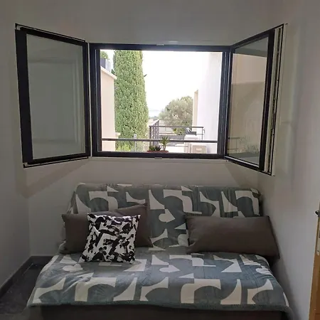 Appartement T3, 8 Couchages, Grande Terrasse, Vue Mer, Parking Privé La Ciotat